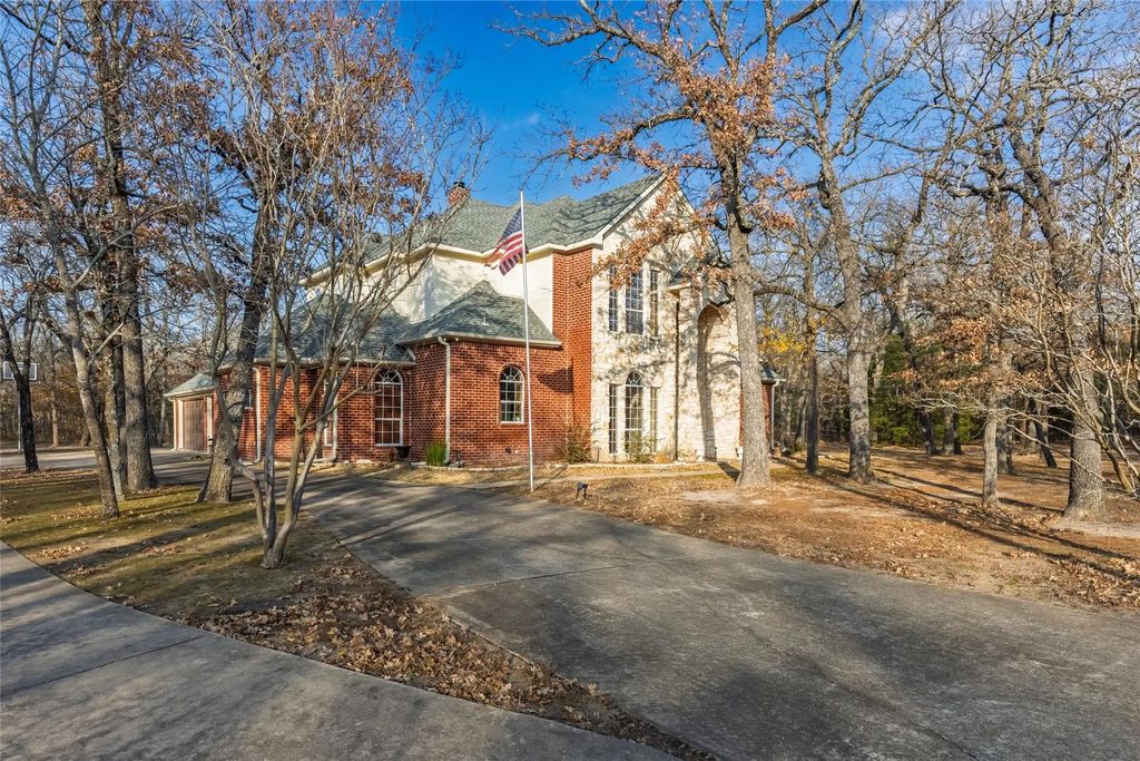 1040 County Road 3314, Greenville