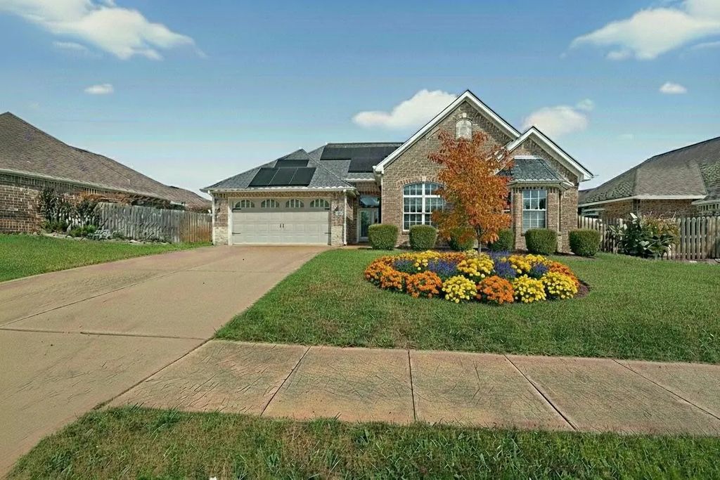 709 Linus Lane, Lindale