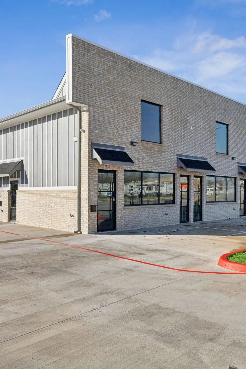 902 E Moore Avenue, Terrell