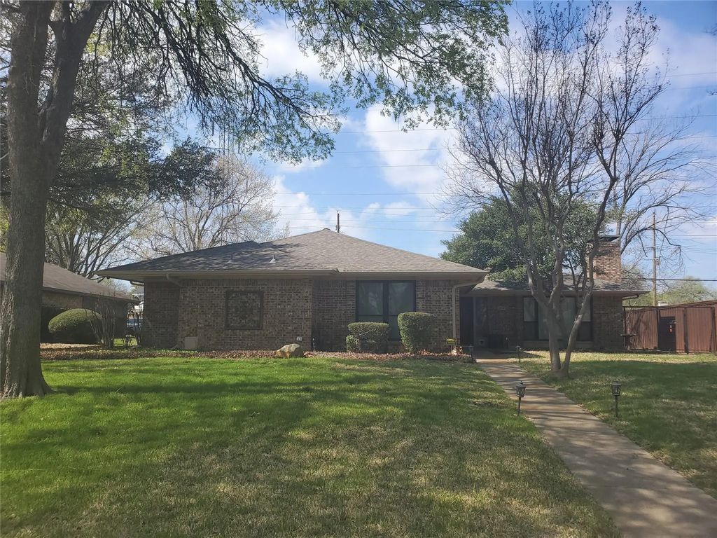 1805 Roxton Court, Richardson
