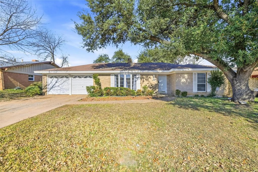 1316 Pinehurst Drive, Fort Worth