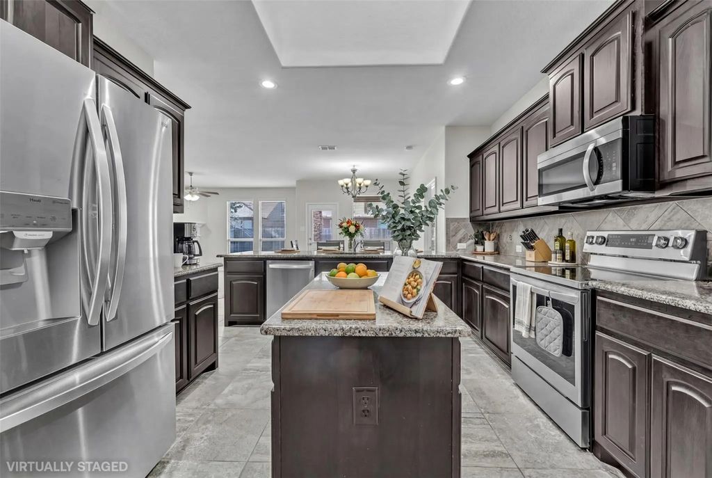 11313 Golden Ridge Lane, Fort Worth