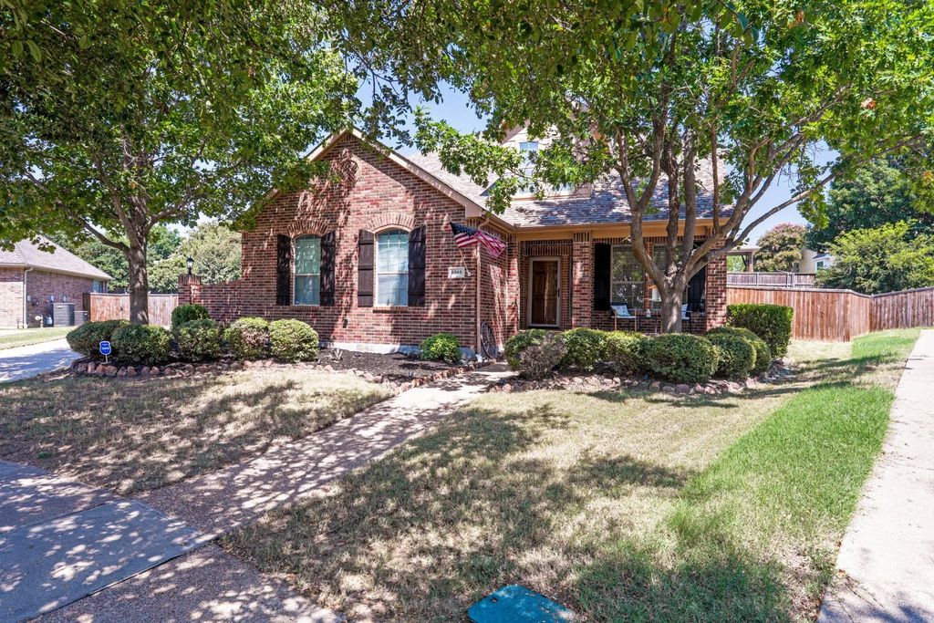 6045 Turtle Creek Court, North Richland Hills