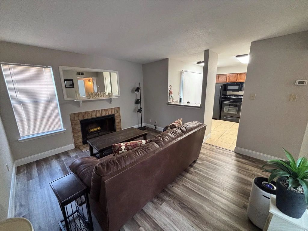 4748 Old Bent Tree Lane 301, Dallas