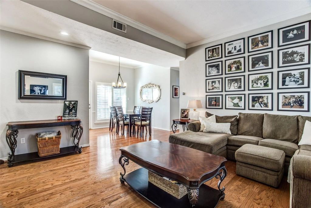 10421 High Hollows Drive 111, Dallas