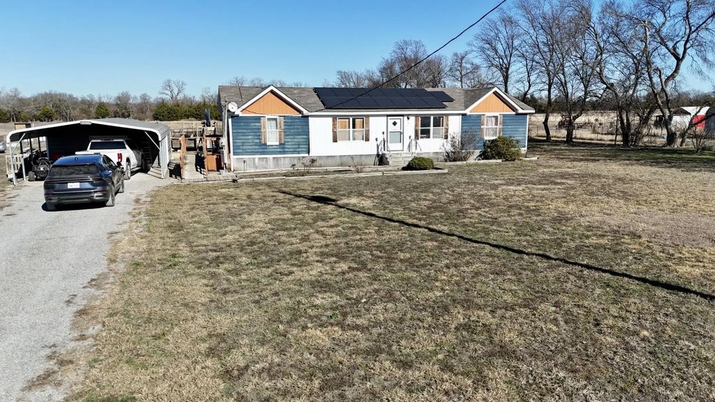 416 Private Road 452, Trenton