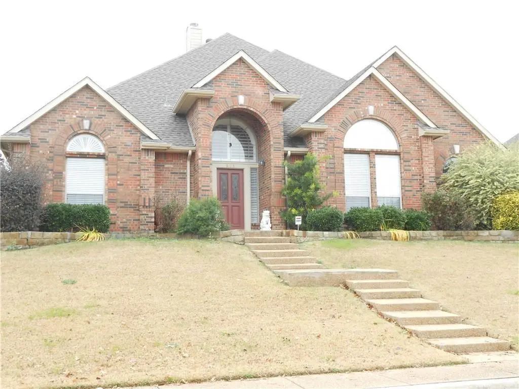 818 Hunters Glen, Rockwall
