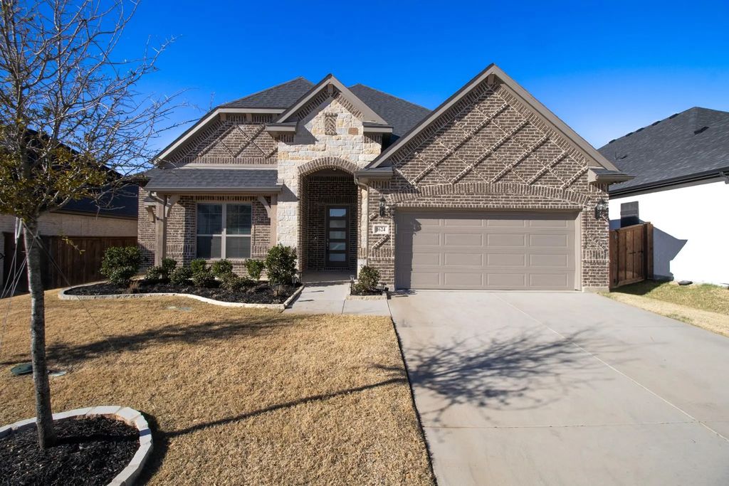 1624 Banded Ledge Drive, Mansfield
