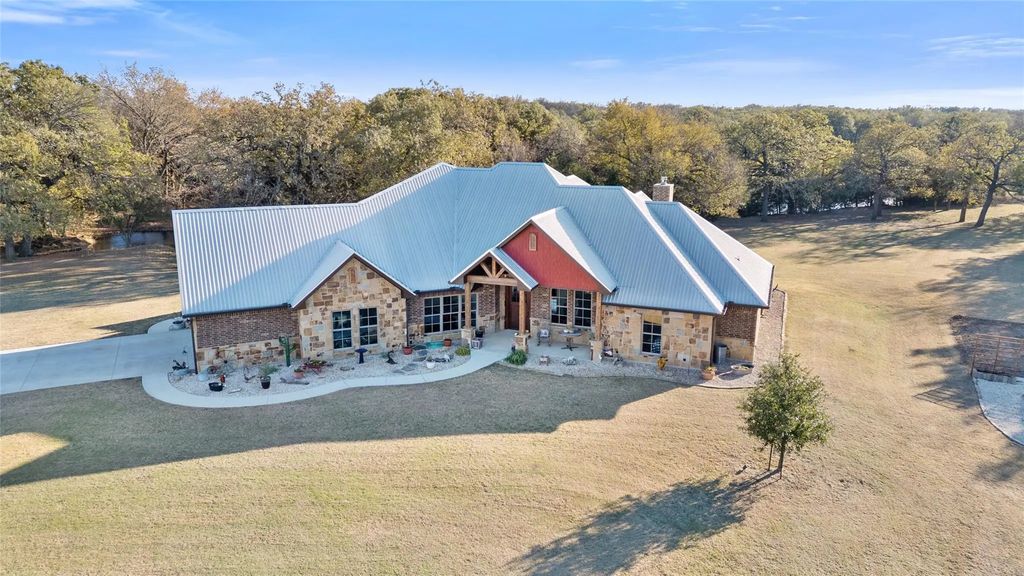207 County Road 4181, Decatur