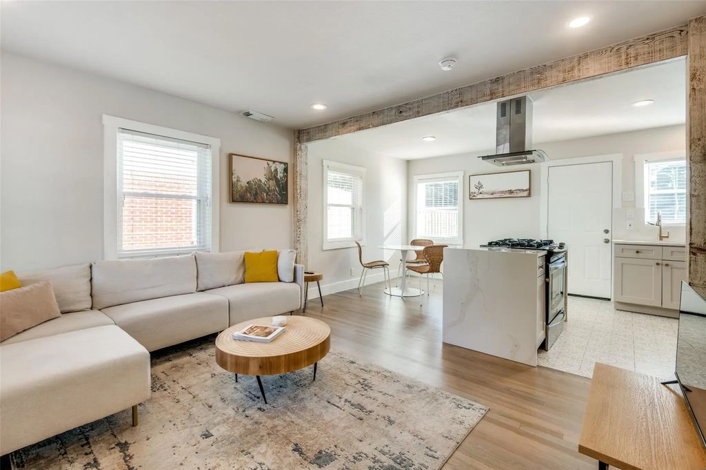 706 Cedar Hill Avenue, Dallas