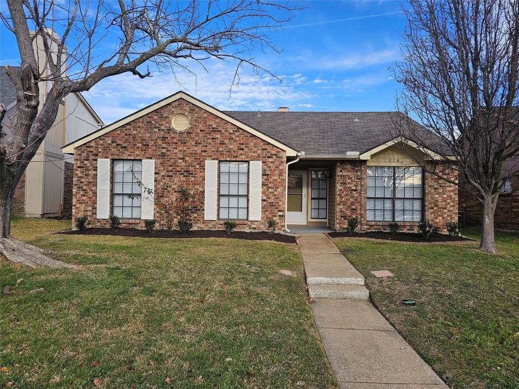 824 Bailey Drive, Cedar Hill