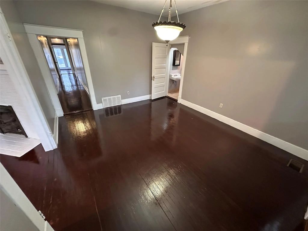 5614 Columbia Avenue, Dallas