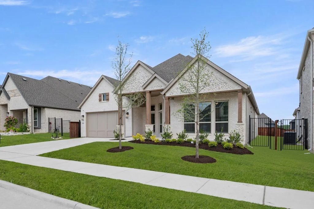 9932 Casa Frontera Drive, Fort Worth