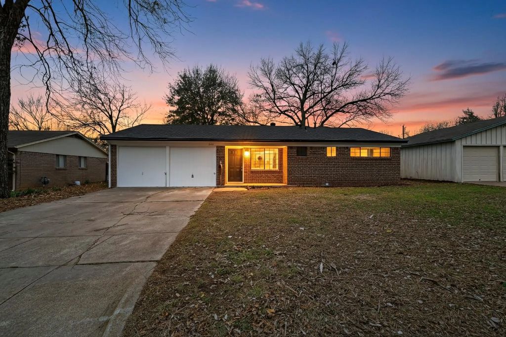 2213 Pontiac Drive, Arlington