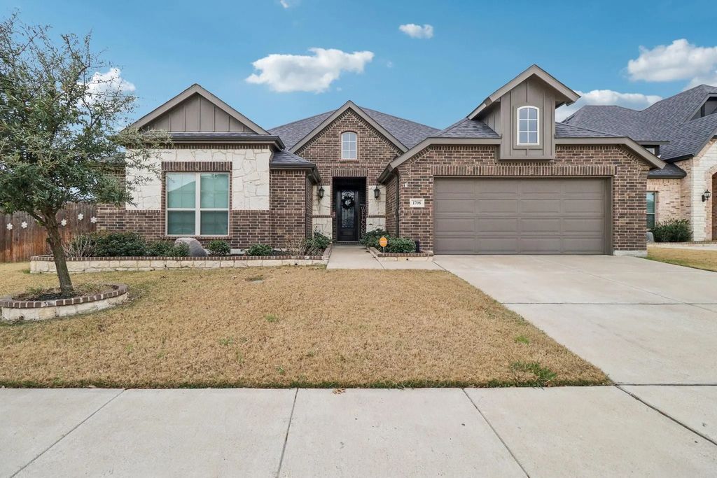 1708 Furrow Lane, Mansfield