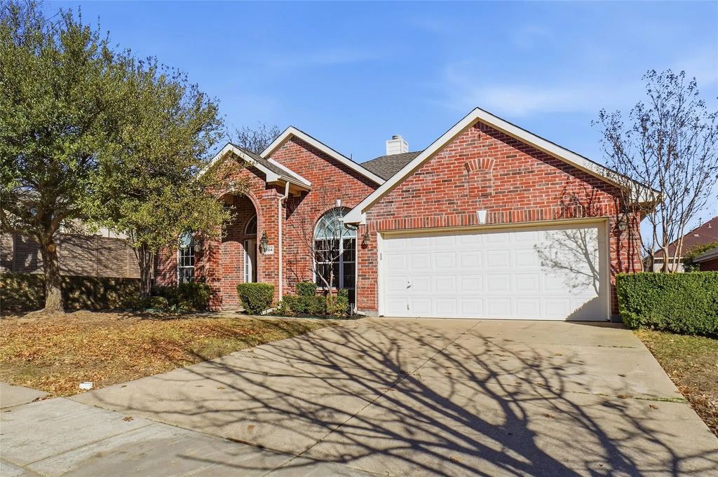 2704 Hearthside Lane, Mansfield