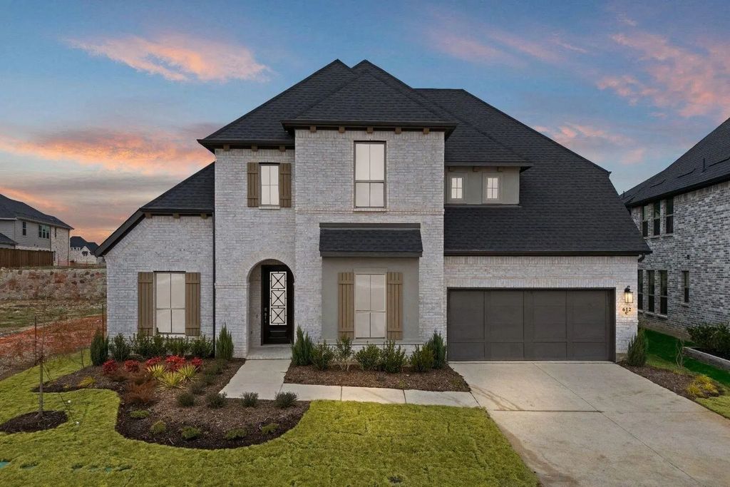612 Donegal, Celina