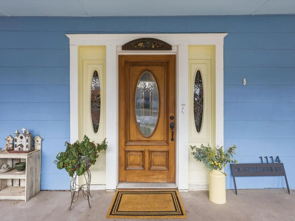 1114 W Congress Street, Denton
