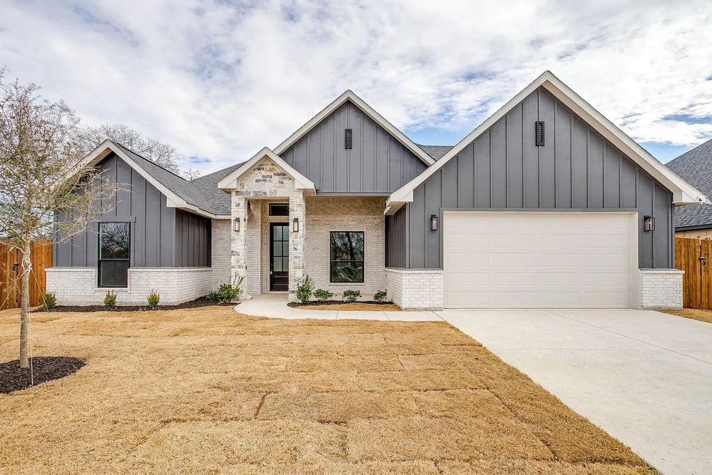 3322 N Grove Street, Fort Worth