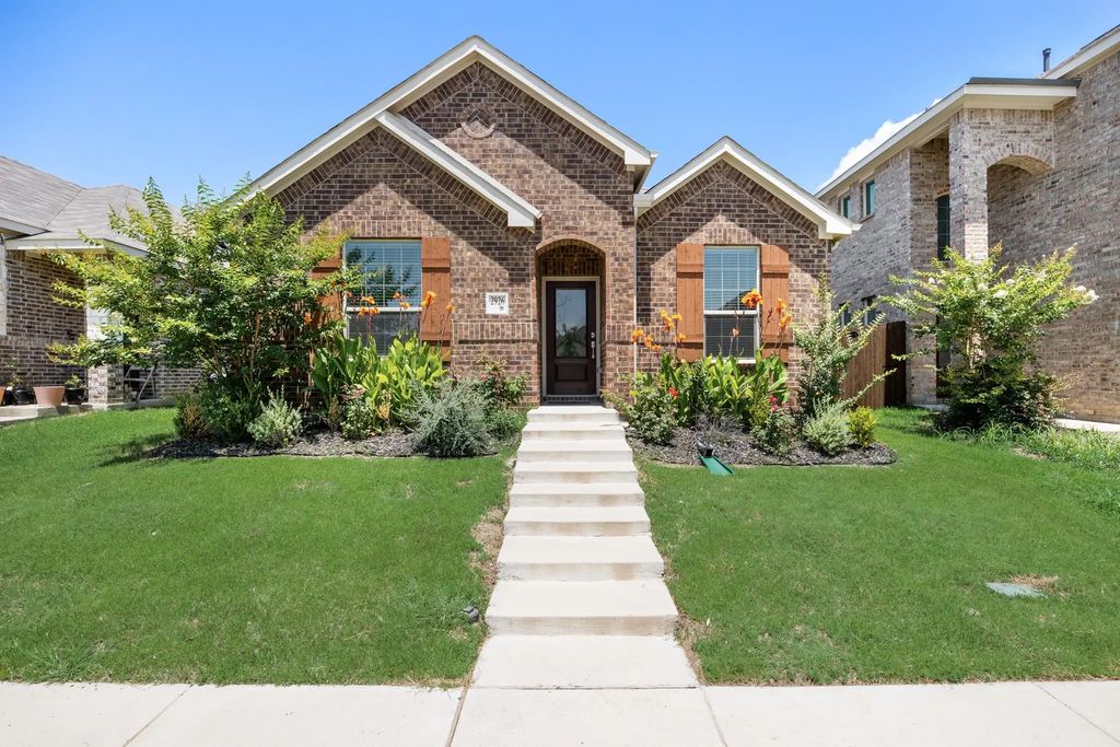 2926 S Griffin Lane, Forney
