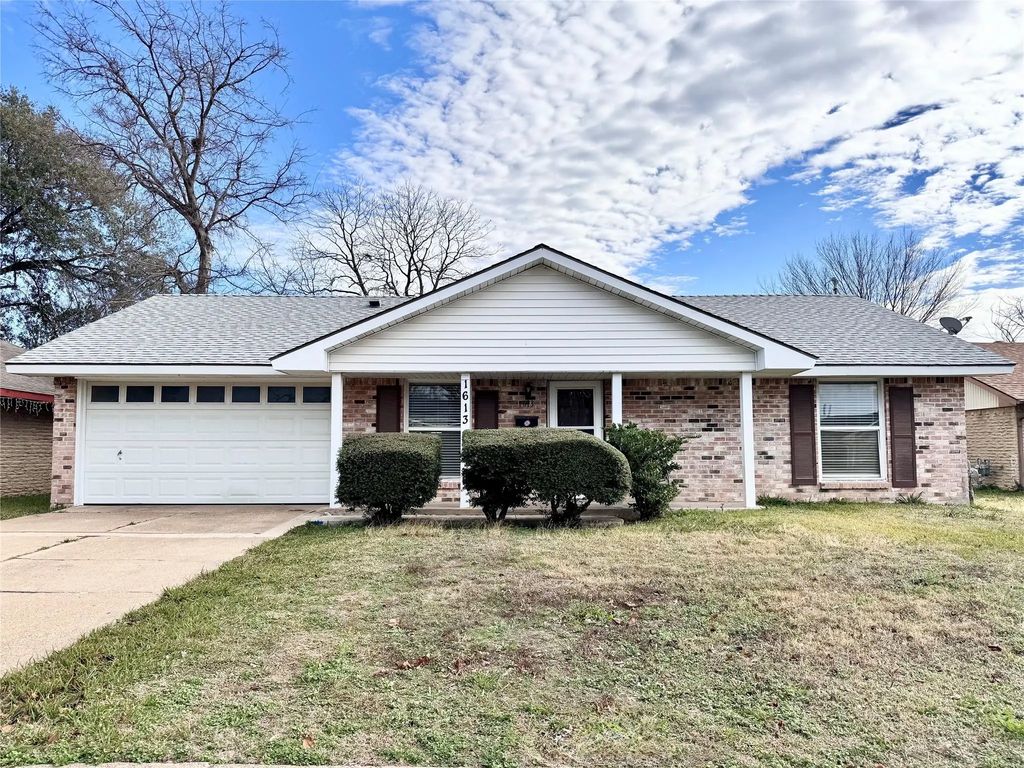 1613 Squire Court, Grand Prairie