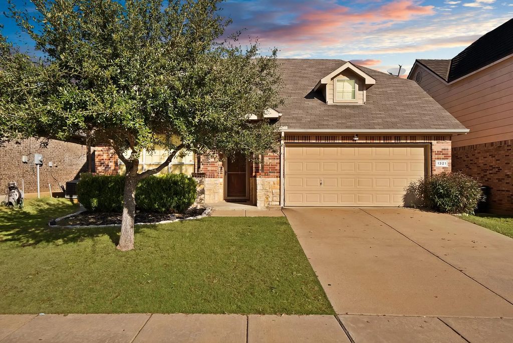 1321 Doe Meadow Drive, Fort Worth