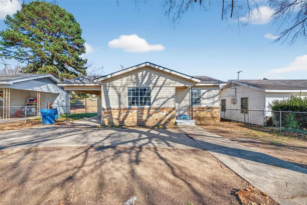 608 Woods Street, Minden