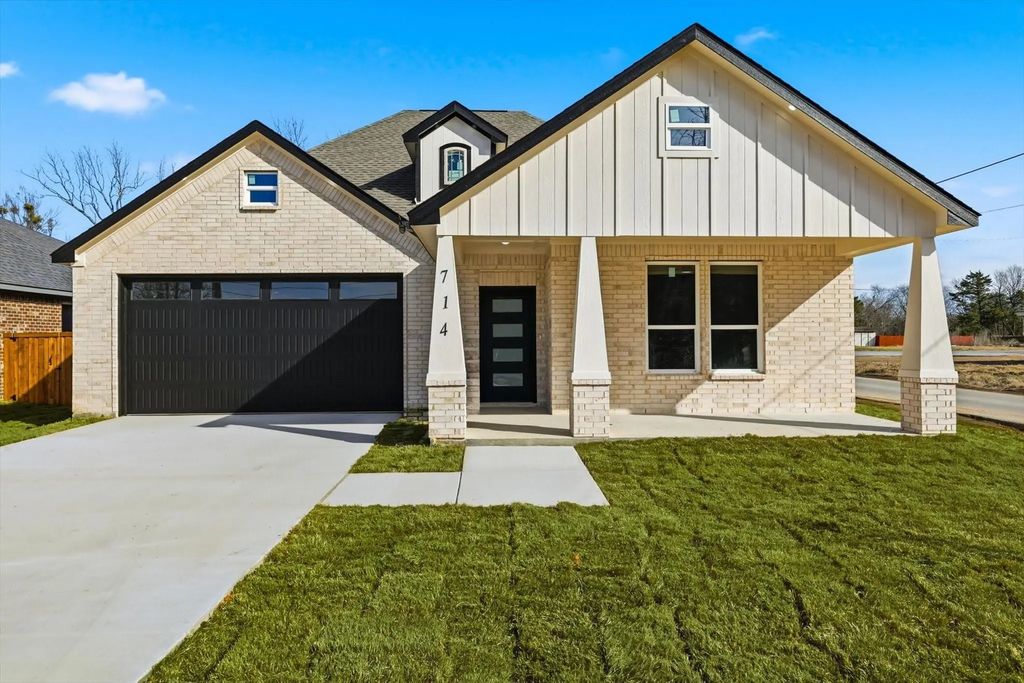 714 Bethlehem Street, Terrell
