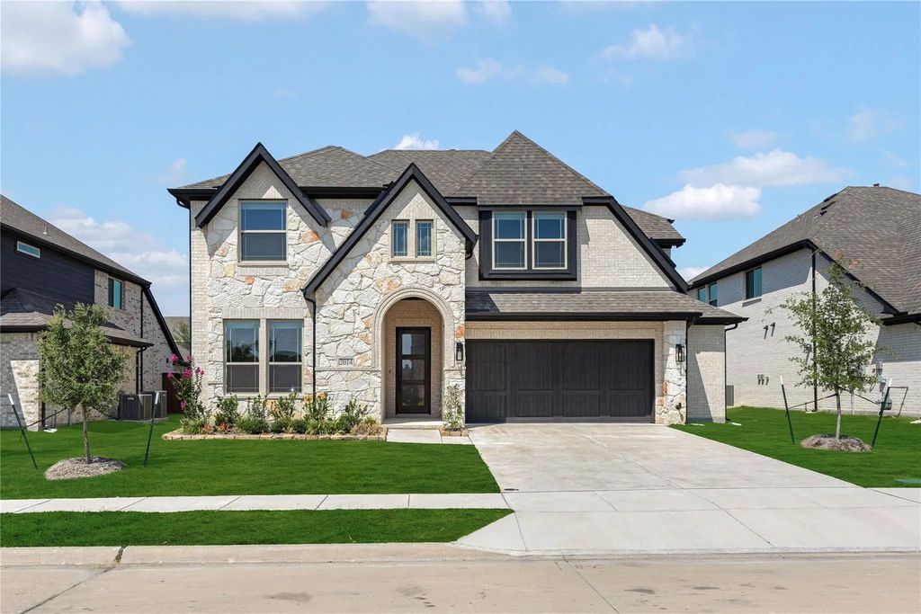2014 Dundalk Lane, Forney