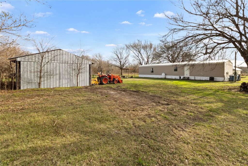 6114 County Road 0050, Corsicana