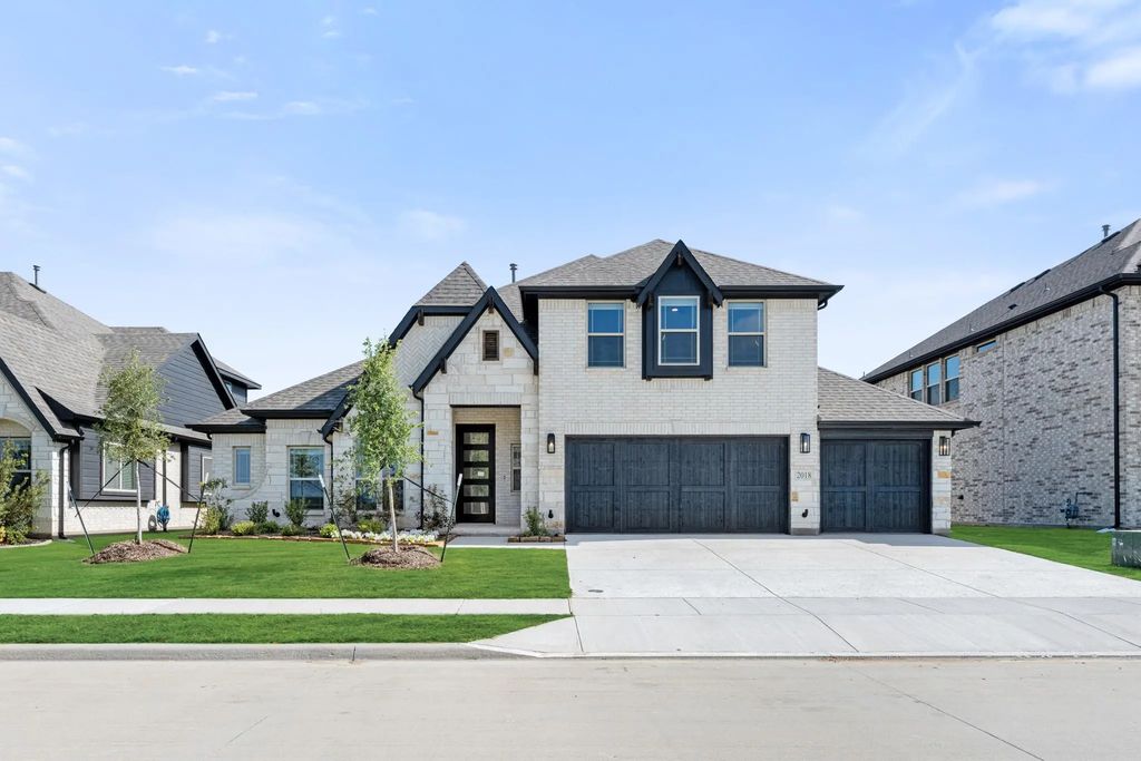 2018 Dundalk Lane, Forney