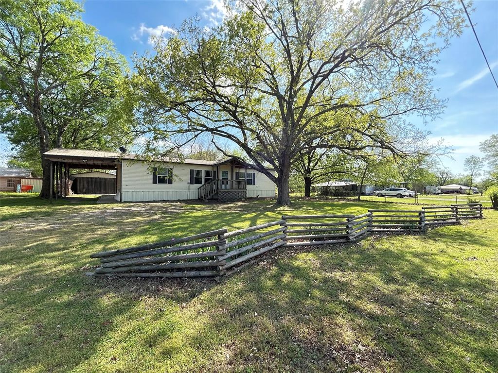 1100 County Road 3531, Saltillo