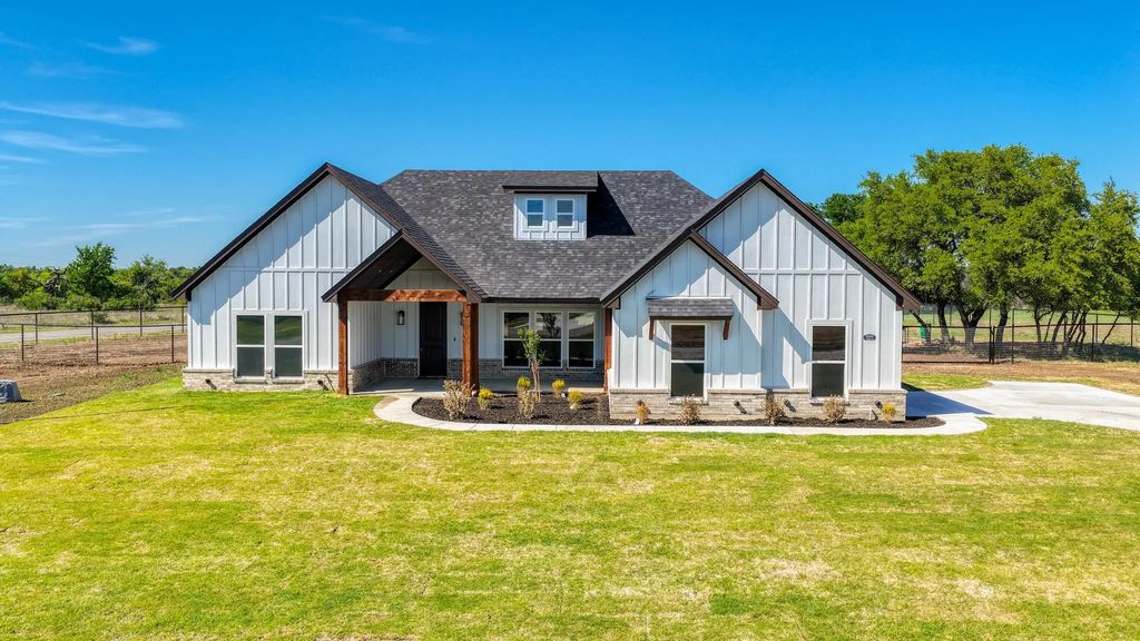 2001 Collin Street, Weatherford