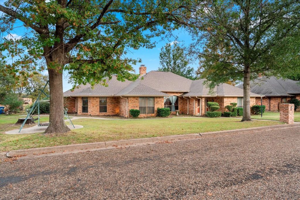 2303 Deanna Drive, Mount Pleasant