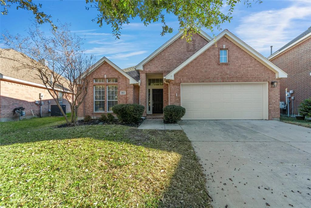 8013 Belladonna Drive, Fort Worth