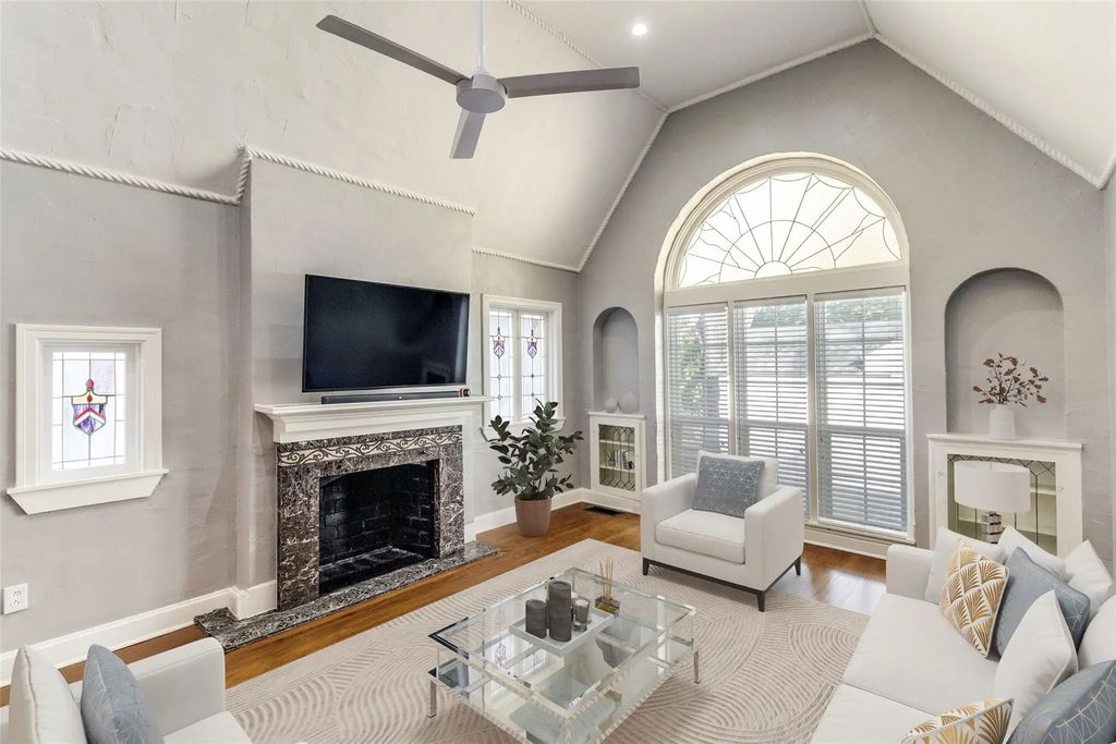 6910 Pasadena Avenue, Dallas