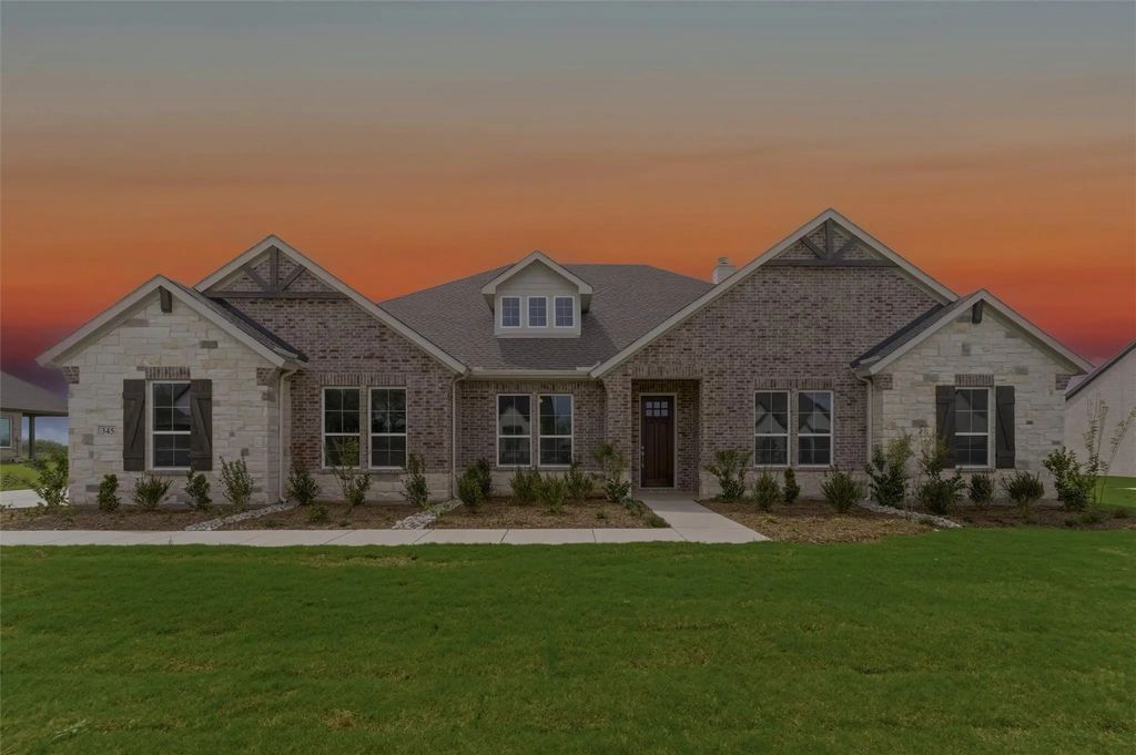 345 Cobb Road, Leonard