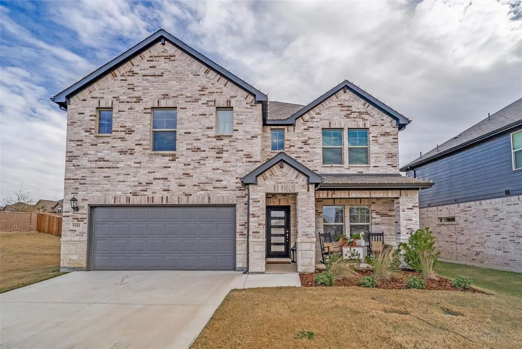 9101 Cacti Court, Fort Worth