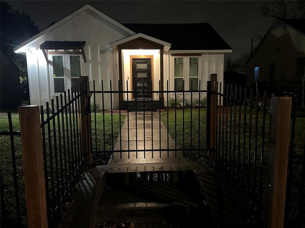 1202 Morrell Avenue, Dallas