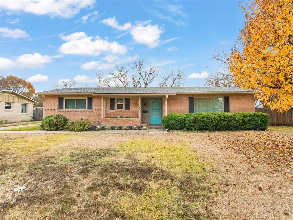 727 Silverstone Drive, Richardson