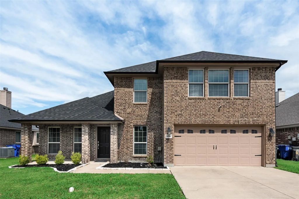 608 Fox Glen, Forney