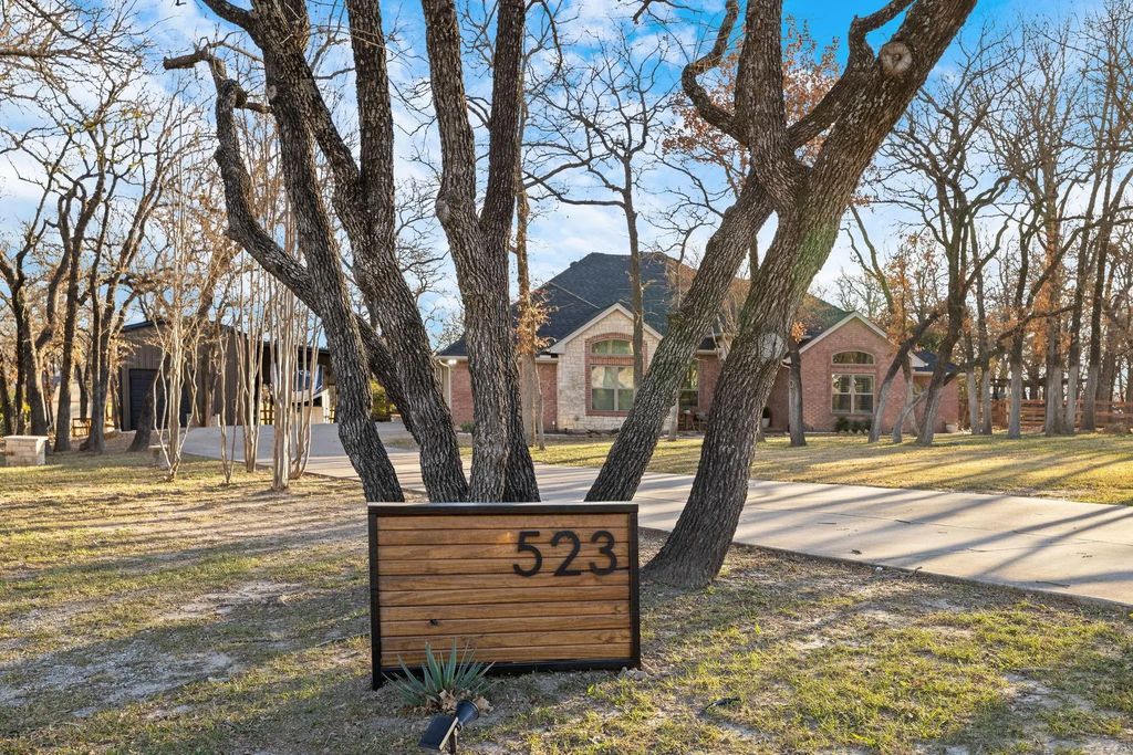 523 Post Oak Drive, Newark