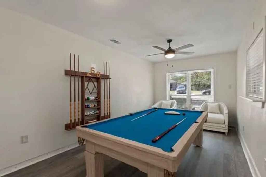 7904 Silverdale Drive, Dallas