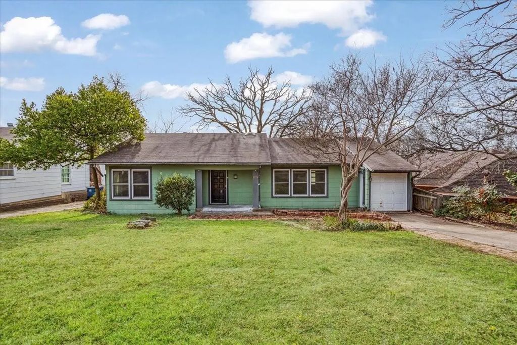 1528 W Day Street, Denison