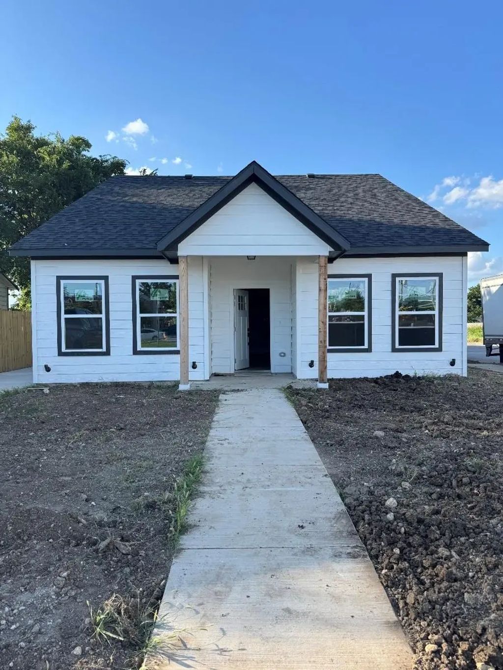 2937 Burton Avenue, Fort Worth
