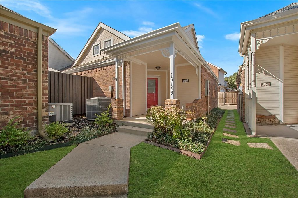 18143 Whispering Gables Lane, Dallas