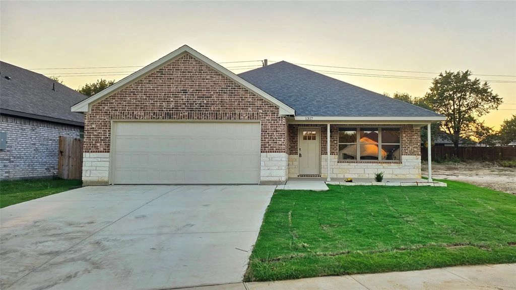 1317 Oak Valley, Denton