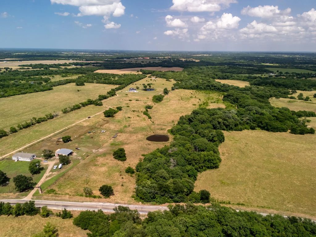 Tbd 28 Acres Fm 1752, Savoy