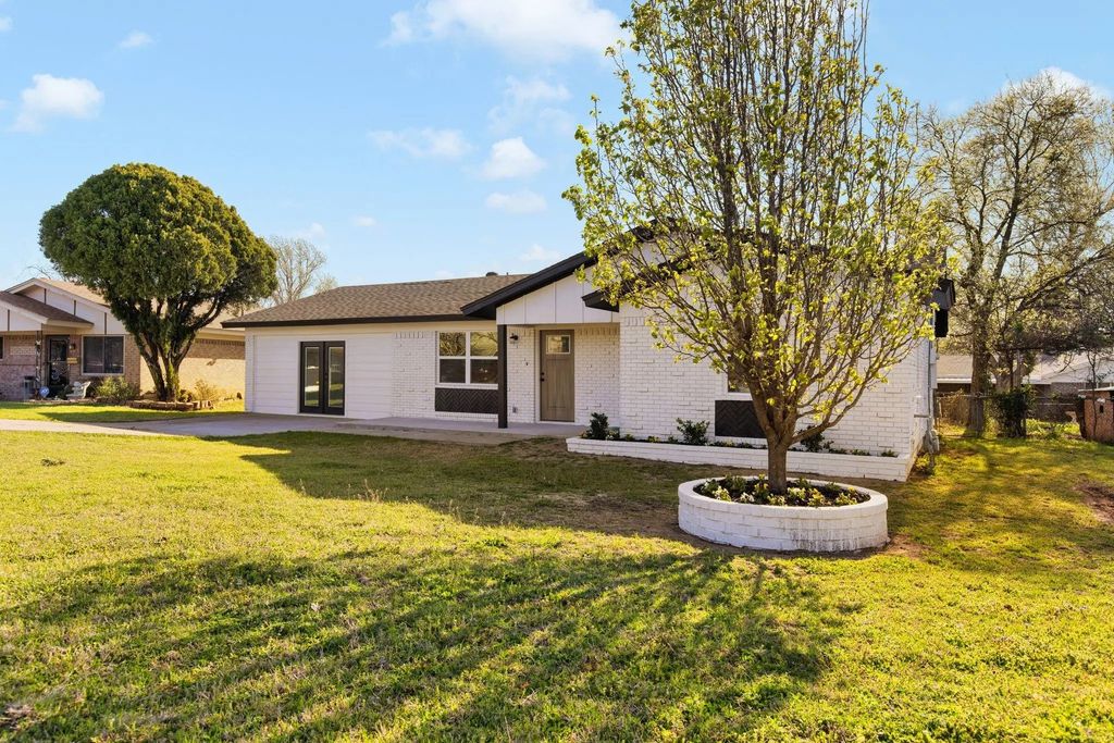 6509 Tina Court, Forest Hill