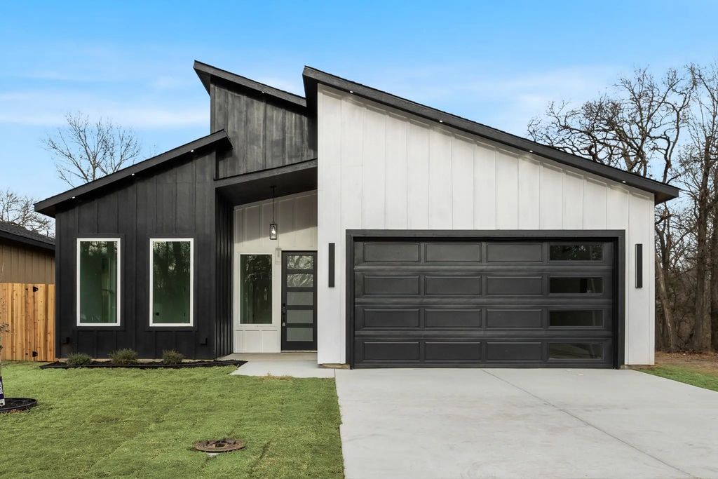 2153 Echo Lake Drive, Dallas
